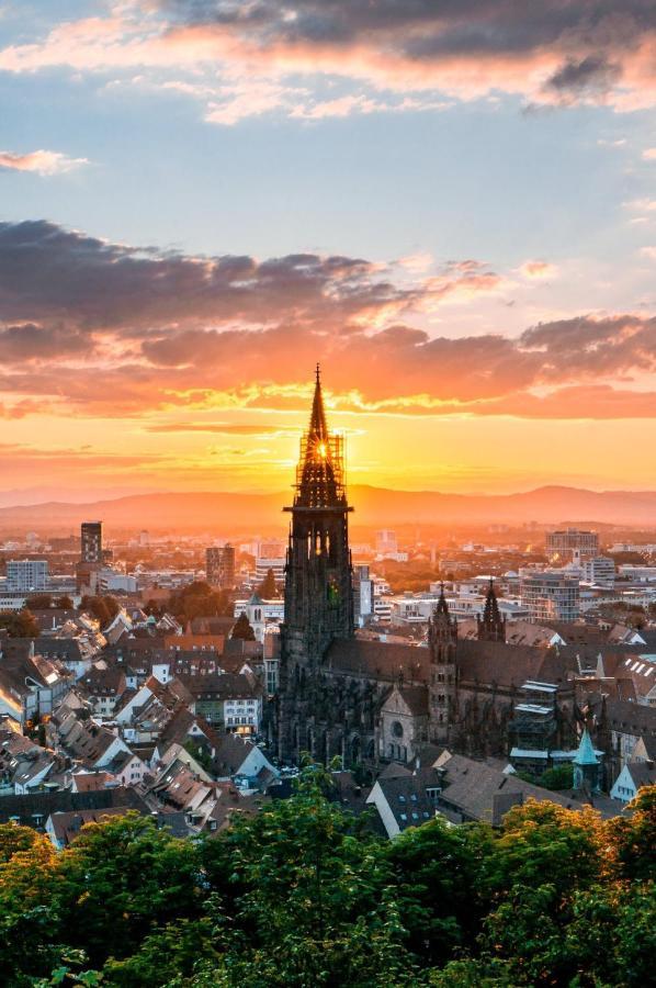 Boutique Apartment Am Bahnhof Freiburg im Breisgau Kültér fotó